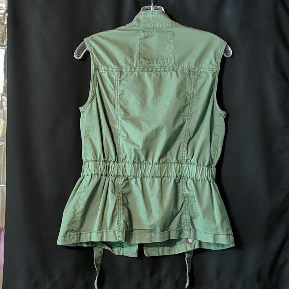 Vest - Picture 5 of 5